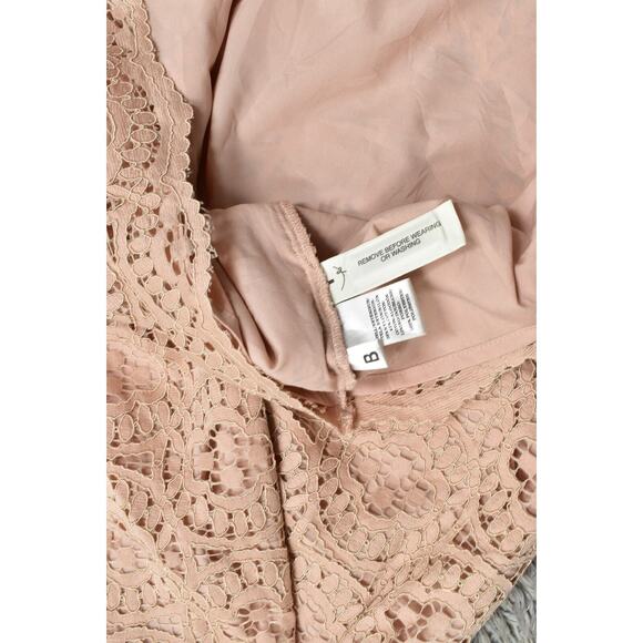 Ann Taylor Beige Shift Dress Size 2P Petite Nylon Floral Short Sleeve Zip - Picture 4 of 7